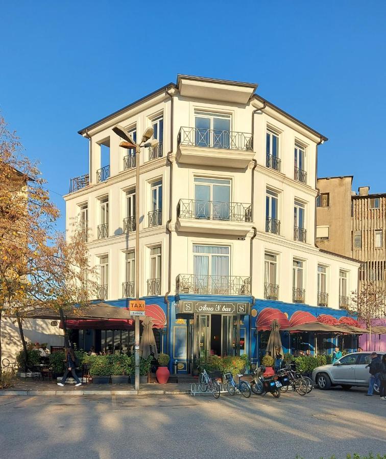 Amo'S Hotel Shkoder Exterior photo